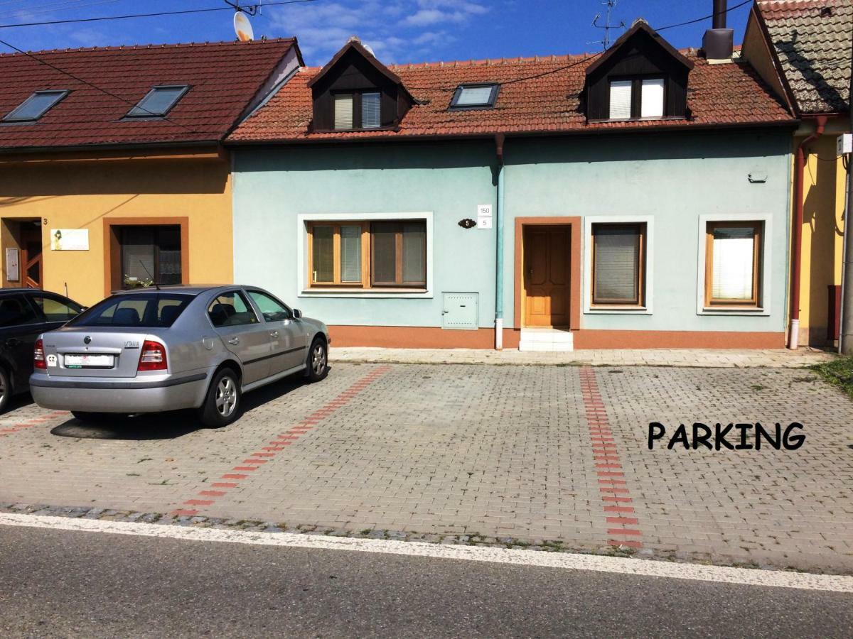 Apartman Mh Břeclav Extérieur photo